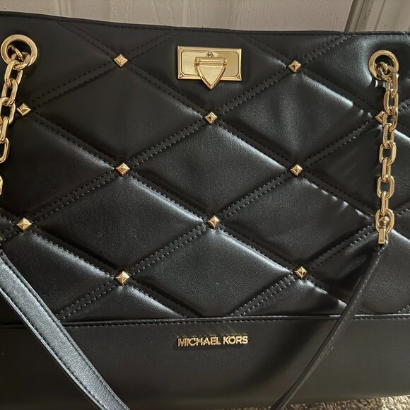 Michael Kors Handbags - MK chain shoulder tote